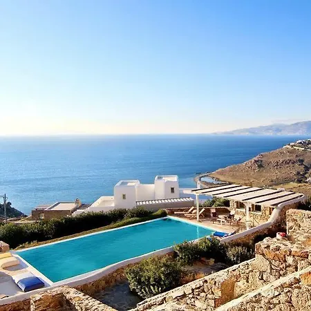 Villa Amarillo Villa *